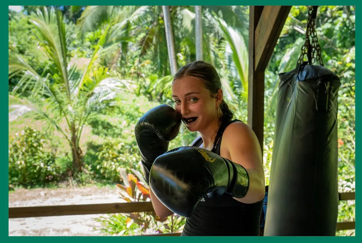 Tochter Jule trainiert Kampfsport im Dschungel, ZDF-Doku Abenteuer Auswandern, Isla Colon Panama